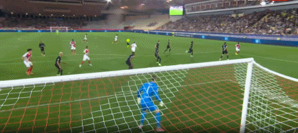 皮球偏出球 皮球偏出球